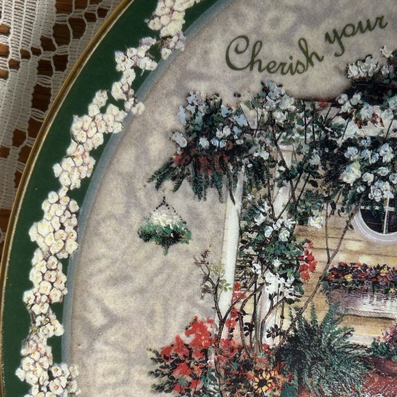 🌻Vintage 1997 Bradford Exchange Plate “Cherish Your Family” Glenna Kurz 8” - Picture 9 of 16